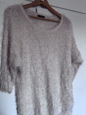Jessica white sweater like new, size XL