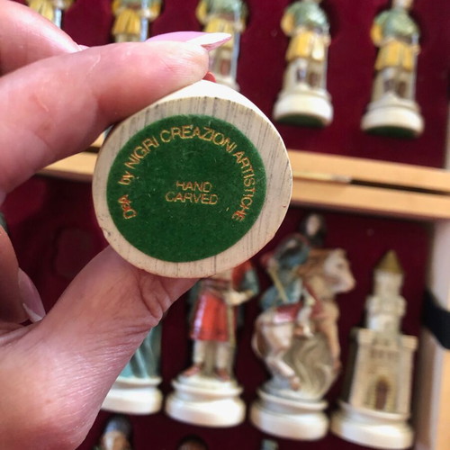 Chess set with hand-carved and painted pieces like new
