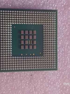 Intel Pentium4 2.4 GHz CPU used, Socket 478