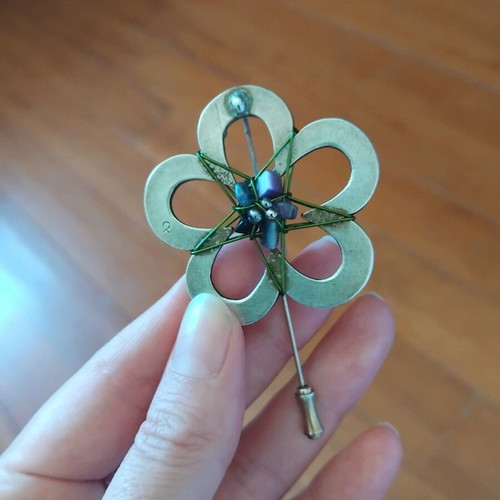 Silver Flower Pin like new