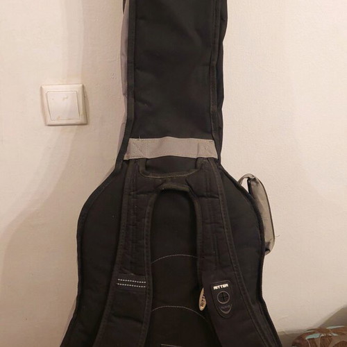 Yamaha C40 classical guitar with Ritter RCG400-C case like new