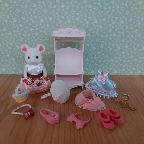 Sylvanian families fashion set like new