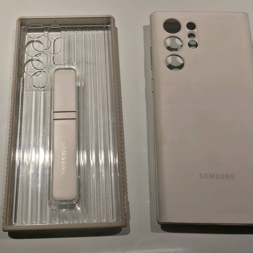 Samsung S22 Ultra cases like new, genuine and Spigen