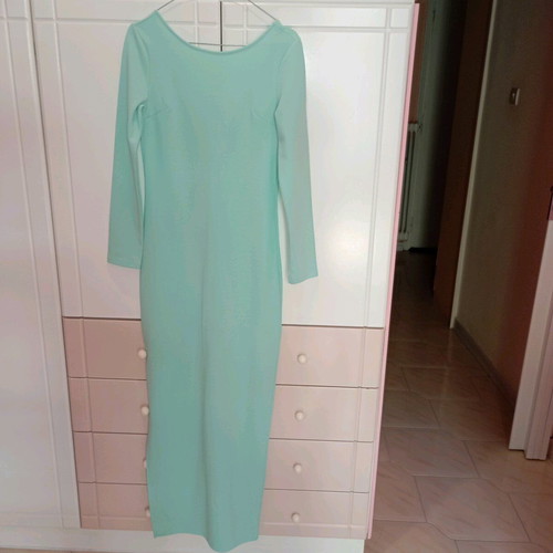 Maxi dress turquoise, new, tight fit with side slit and open back