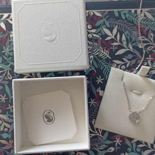 Swarovski Dancing Crystal Necklace new, silver