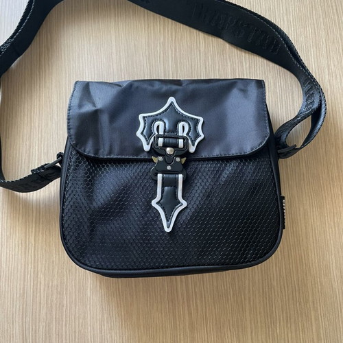 Trapstar Irongate T crossbody bag, black
