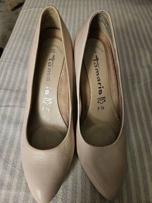 Γόβες Tamaris σαν καινούργιο, μέγεθος 36, μπεζ