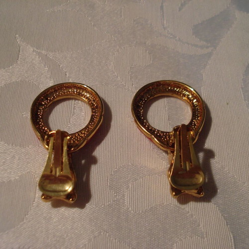 Vintage earrings with clips like new