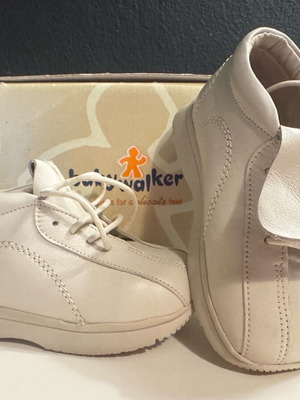 Babywalker δερμάτινα παπούτσια νούμερο 21-22 καινούργια ανατομικά