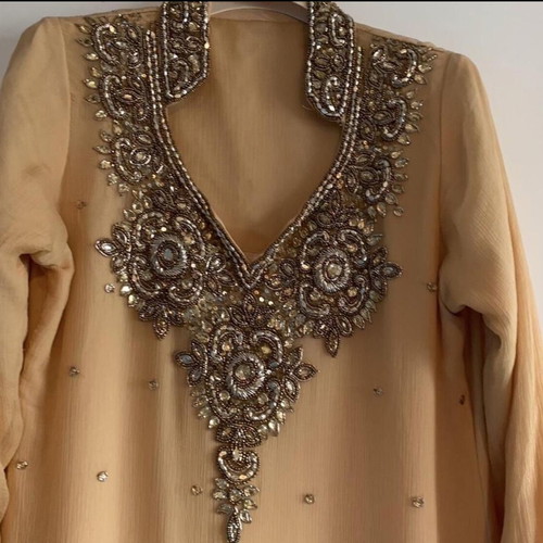 Dress beige medium new, evening wear