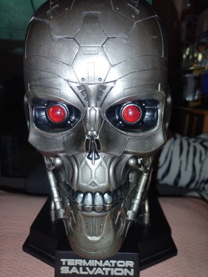 Terminator Salvation T-600 bust limited edition like new
