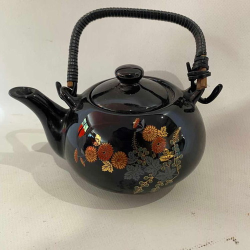 Ceramic teapot Taiwan vintage used 17x16 cm