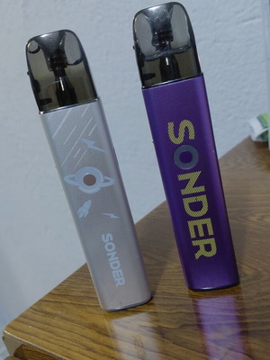Sonder Q2 Rocket Silver and Metallic Purple 1350mAh pod system like new