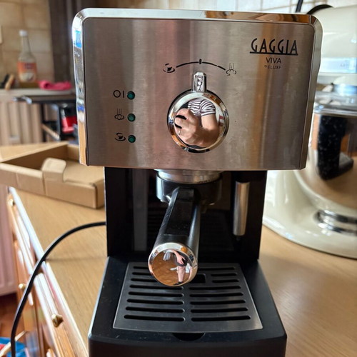 Gaggia Viva Deluxe espresso machine used with steam wand