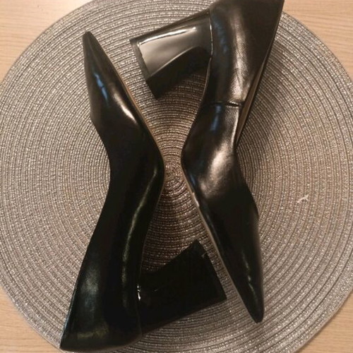 Zara black pointed pumps size 38 like new