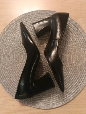 Zara black pointed pumps size 38 like new