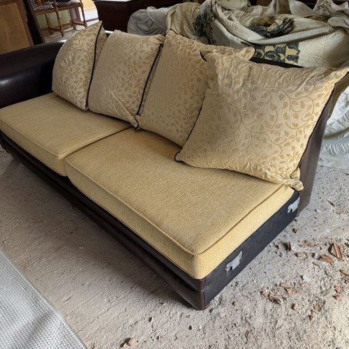 Furniture set like new with corner leather sofa and dining table
