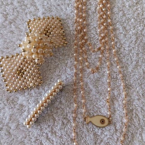 Handmade necklace and two hair clippers new, white and gold