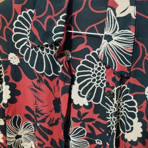 Vintage floral shirt like new, red and black L/XL