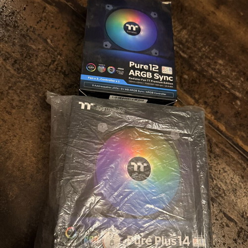 Thermaltake Pure 12 and Pure Plus 14 ARGB Sync fan sets new