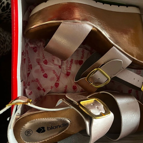 Platform Blondie sandals size 38.5 new, gold