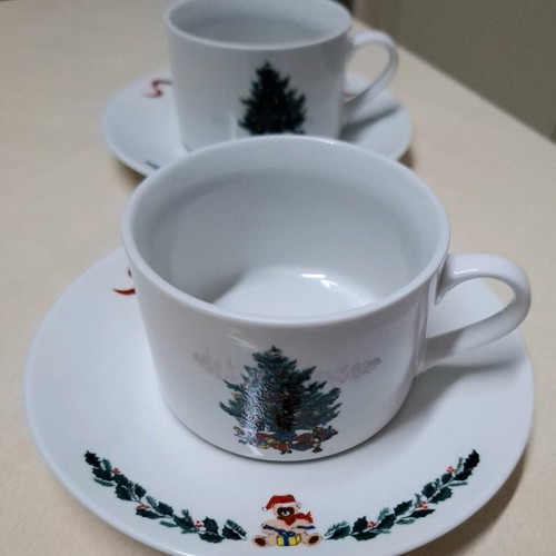 Christmas coffee cups like new, set of 2, porcelain