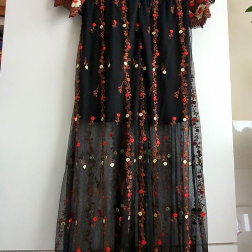 J'aime les Garçons dress new with embroidered flowers size M