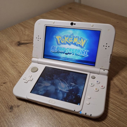 New Nintendo 3DS XL White Pearl handheld console