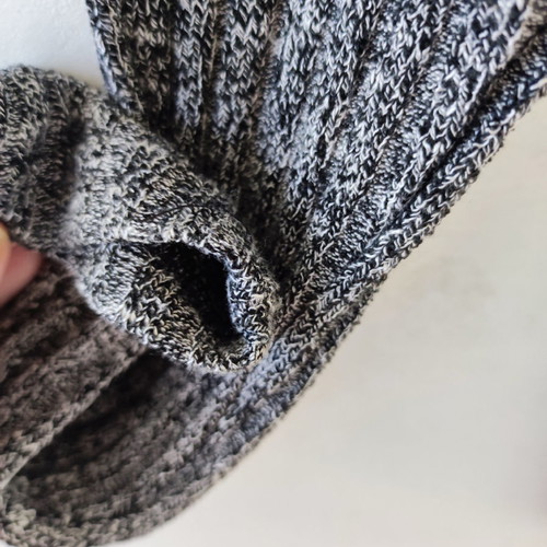 Rib Pullover new with opening size M