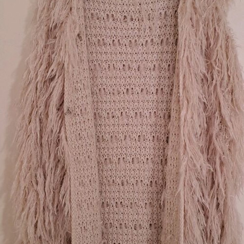 Sleeveless fuzzy vest like new, beige