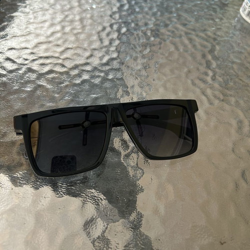 Sunglasses used only once, black