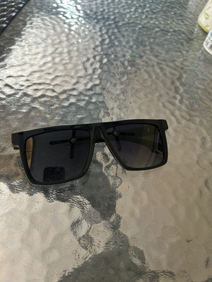 Sunglasses used only once, black