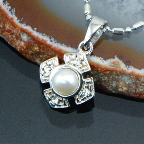 925 Silver Cross with Pearl and Zircon Brilliant Cut New
