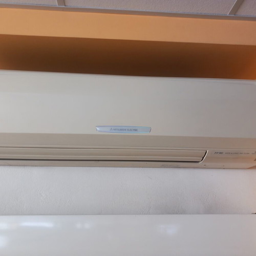 Mitsubishi Inverter 20ari like new