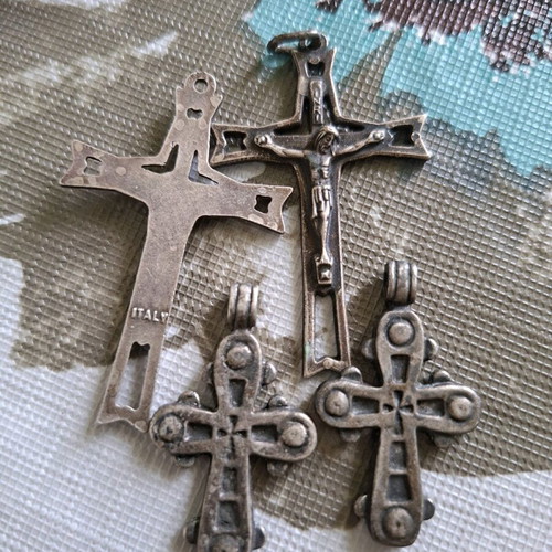 Vintage crosses set of 4 used, made in Italy
