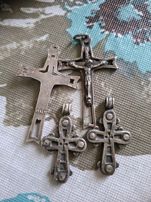 Vintage crosses set of 4 used, made in Italy