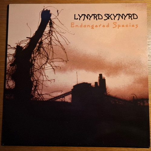 Lynyrd Skynyrd Endangered Species LP like new, rock