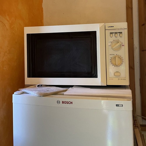 Laden Microwave Oven used