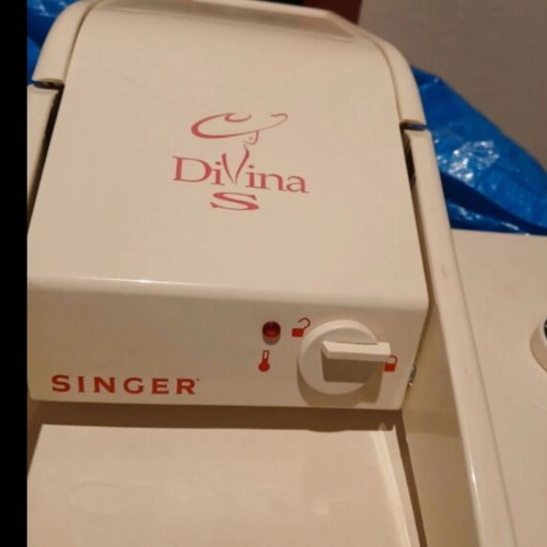 Singer Divina ironing press like new