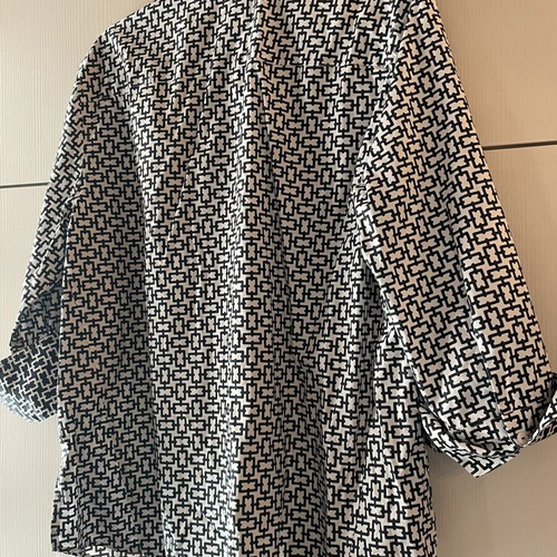 Shirt like new, white, sizes L to XXL