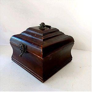 vintage ξύλινο κουτί με ρολόι