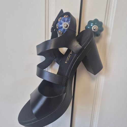 Ragazza leather sandals size 40, new, black, platform heels