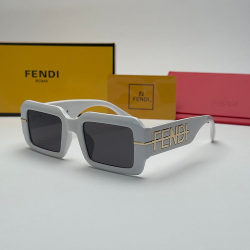 Fendi Bold Square Logo Edition sunglasses new, black and white