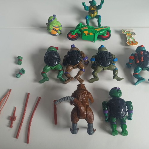 TMNT Teenage Mutant Ninja Turtles 1988 action figures used with weapons