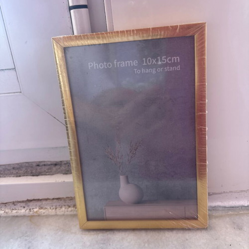 Gold photo frame 10x15 cm new