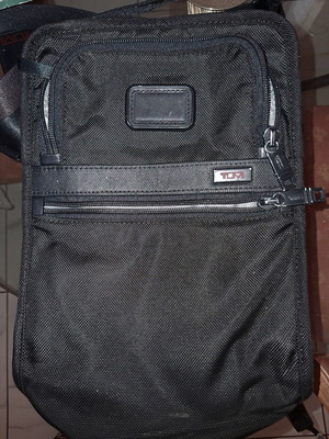 Tumi Organizer bag like new, black
