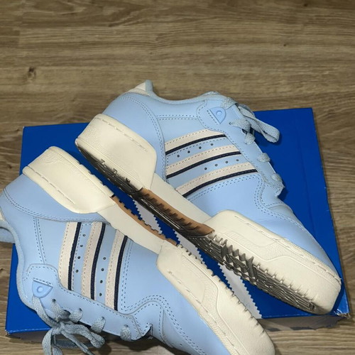 Adidas athletic shoes like new, blue, size 38 2/3