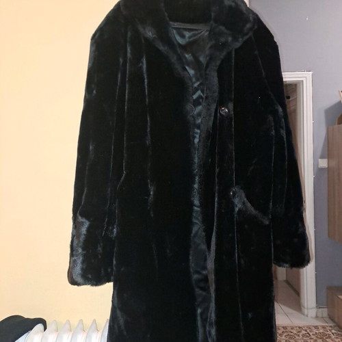 A-Style women's faux fur coat black like new