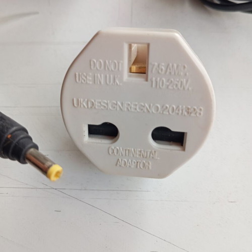 English Type Plug Adapters 4 Pieces New