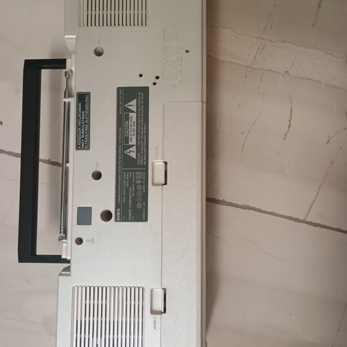 Aiwa CS-250V radio cassette player used with aux input and 4-band radio